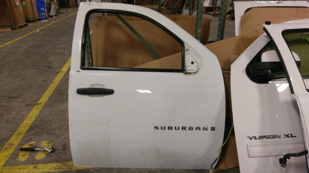 2010 CHEVROLET SUBURBAN_1500 DOOR ASSEMBLY FRONT - 1002358484