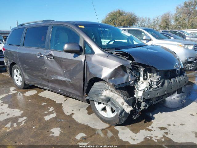 2011 TOYOTA SIENNA SEAT REAR - 1004558538