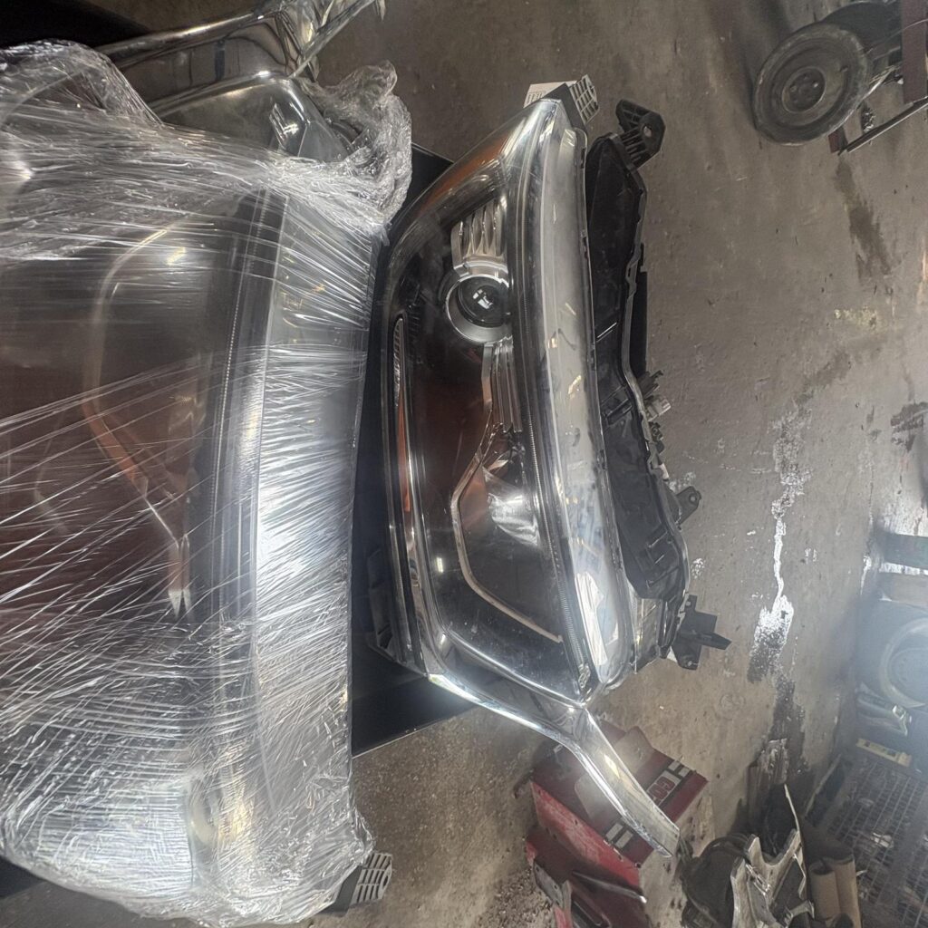 2019 HONDA CR~V HEADLAMP ASSEMBLY - 1004672890