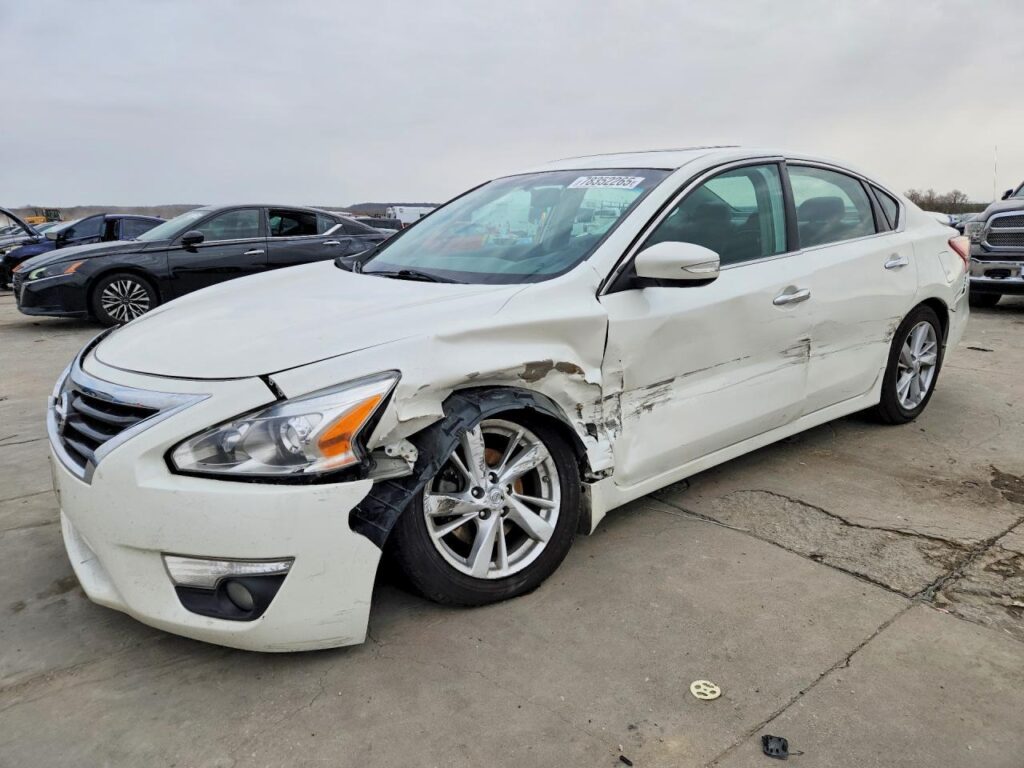 2013 NISSAN ALTIMA BUMPER REIN REAR - 1004611574
